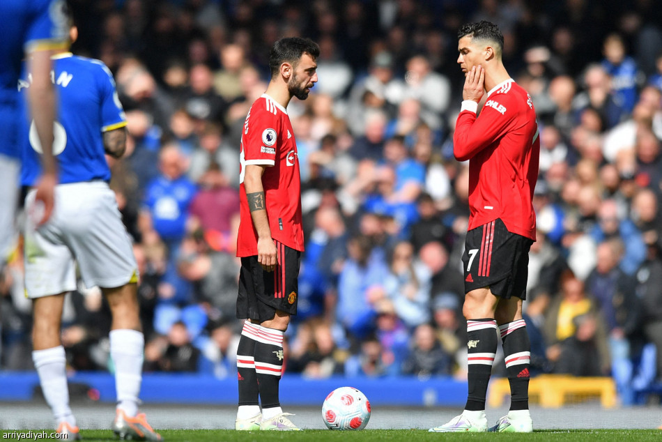 إيفرتون يزيد معاناة مانشستر يونايتد