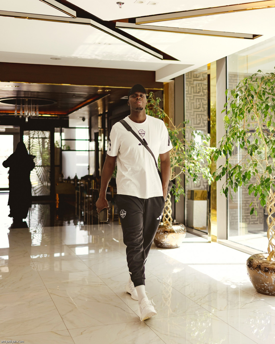 الأهلي يغادر