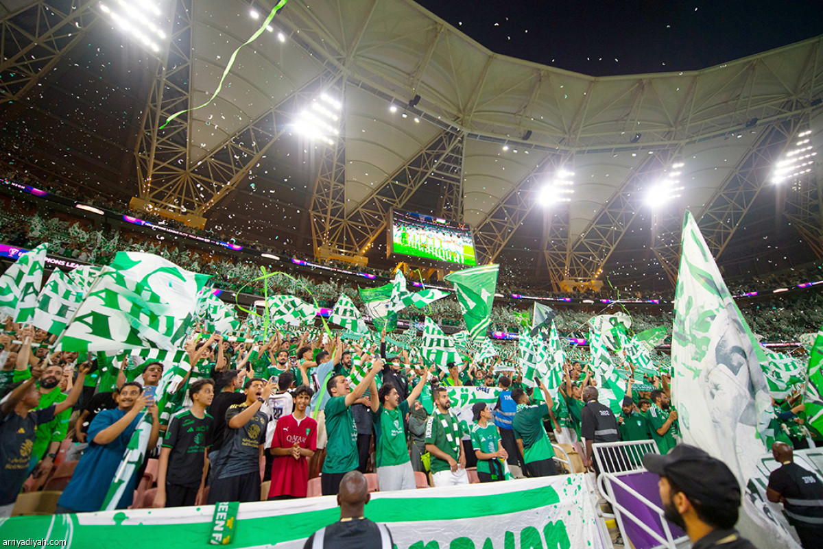 بالثلاثة.. الأهلي يصعد