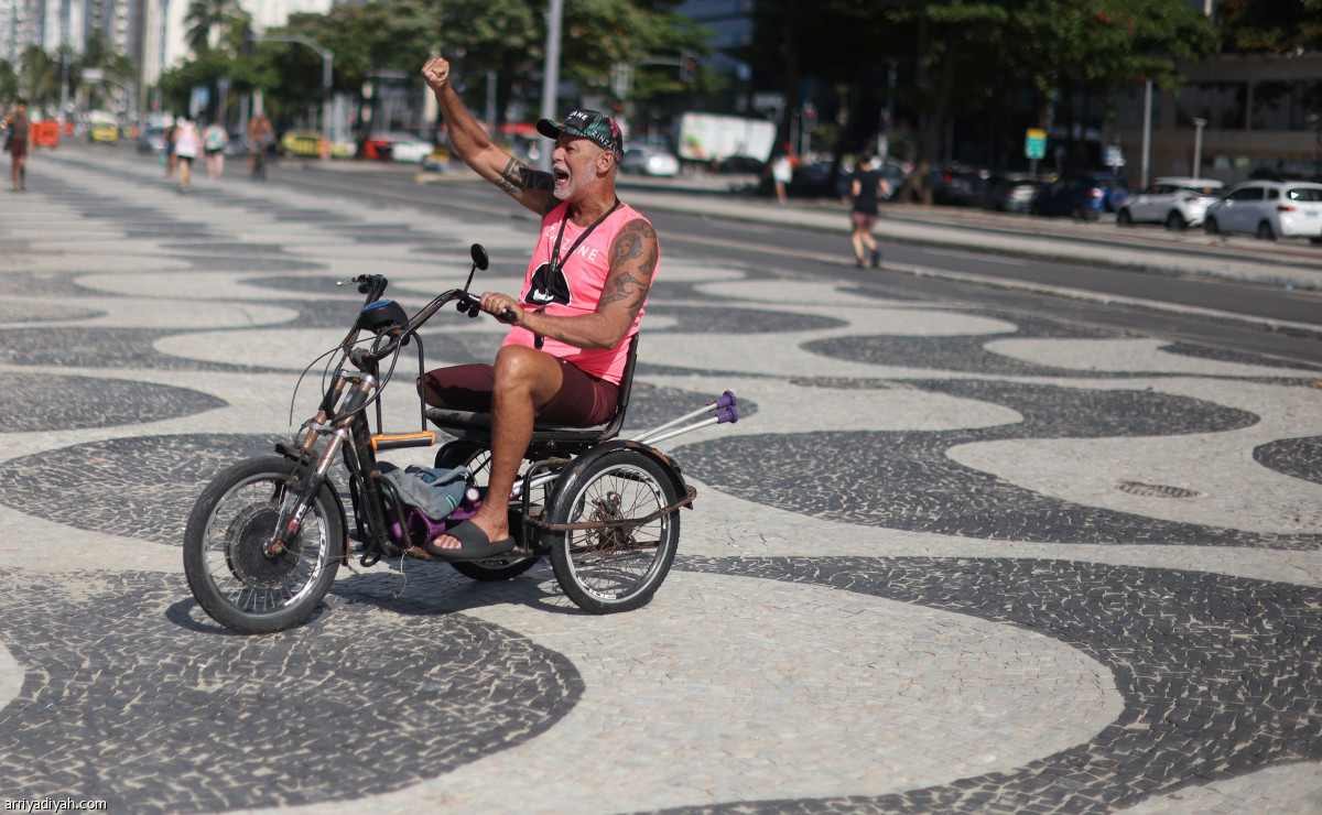 كرة قدم بساق واحدة