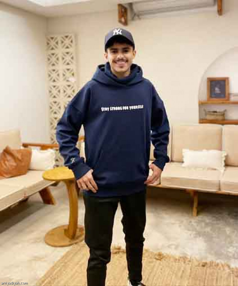 «الوطني» 
يبدأ رحلة «تو ثاوسند»