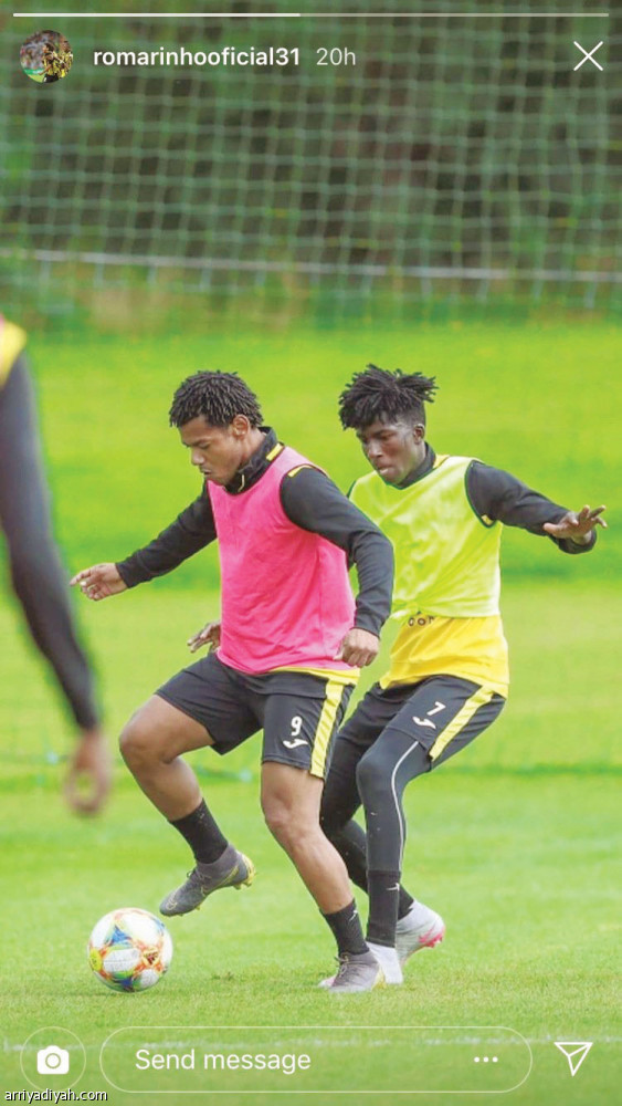 الأجانب
يتفوقون على المحليين في إنستجرام