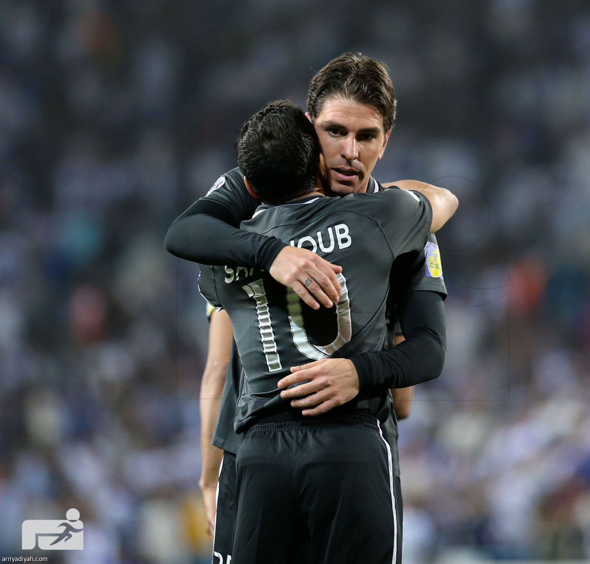 الأزرق يقترب