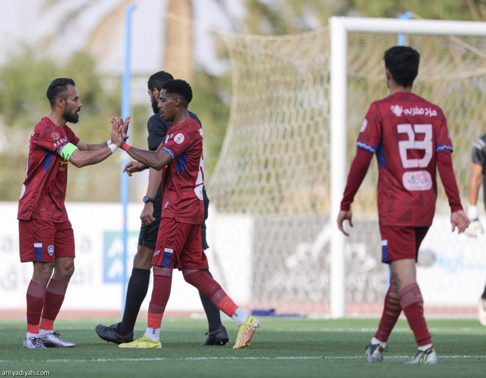 الدوري الرديف.. أبها يعزز الصدارة.. والفتح يكتسح الطائي
