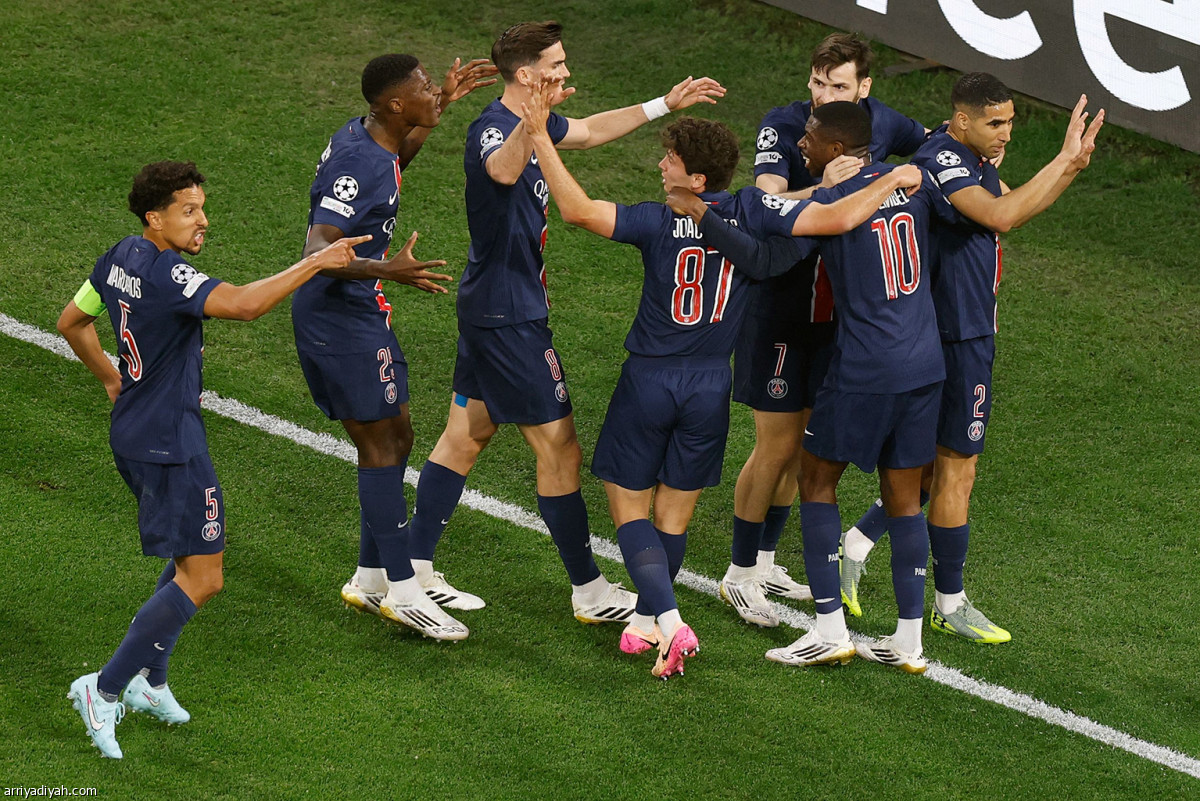 حكيمي.. هدف تاريخي