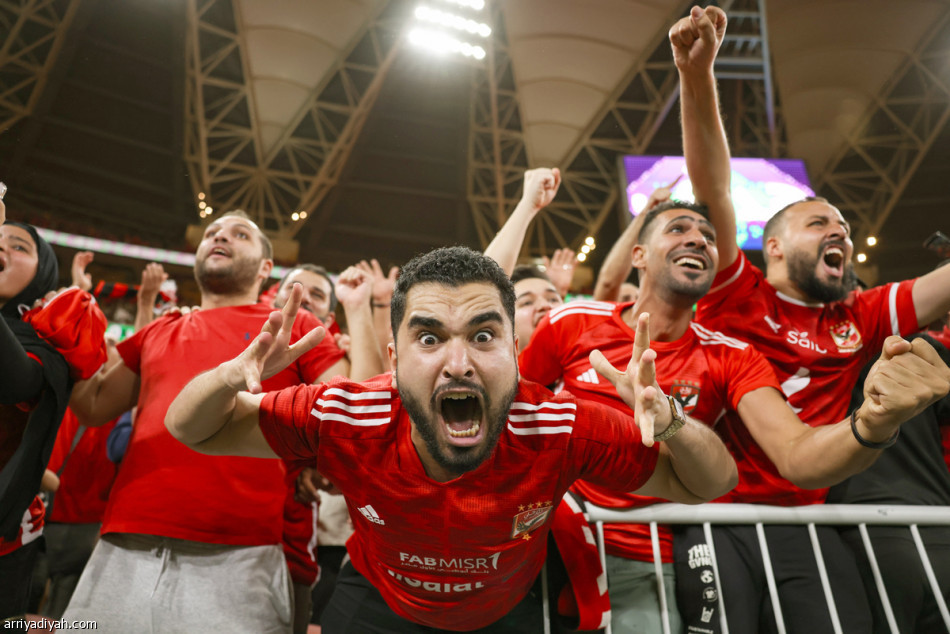 الأهلي يتجاوز
البطل التاريخي