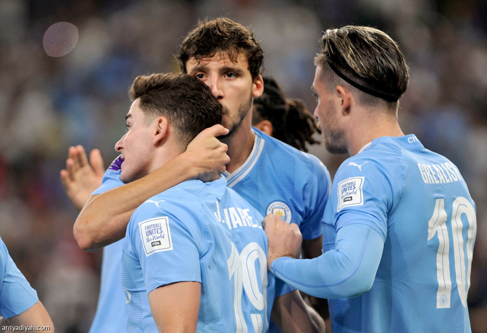 من المحاولة الأولى.. «السماوي»
بطل العالم بأكبر انتصار