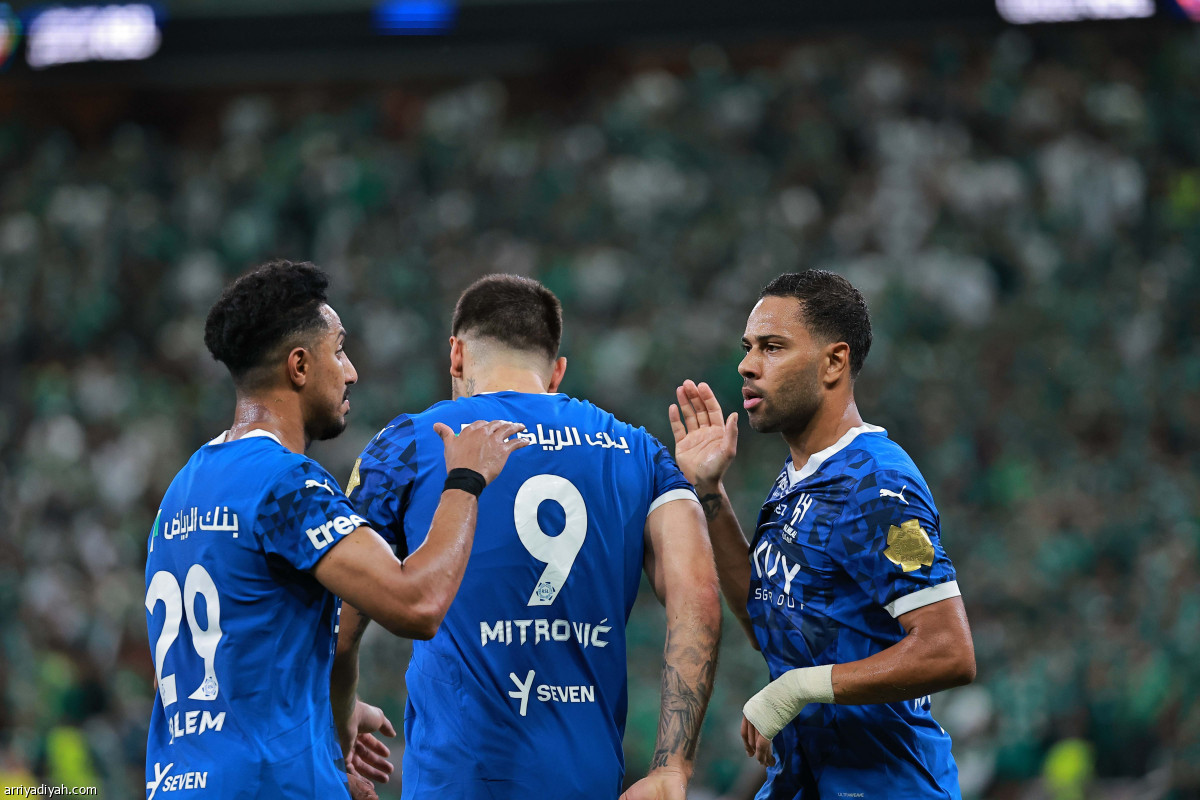 صدارة بالعلامة الكاملة