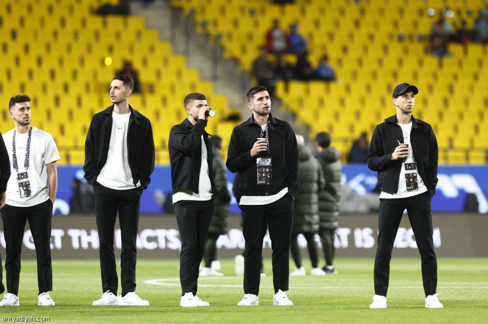 ليفا 
يحلّق بالعاشر