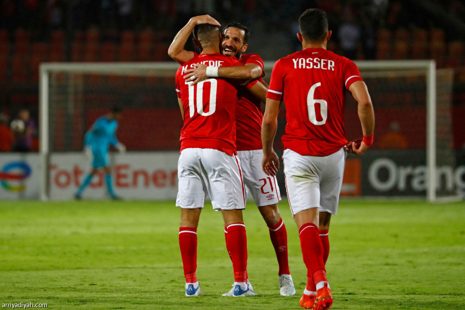 الأهلي المصري يقترب من نهائي الأبطال