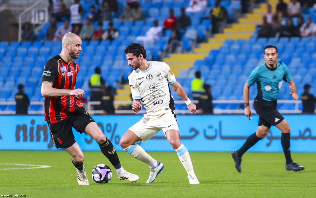 الرياض يفاجئ الاتحاد