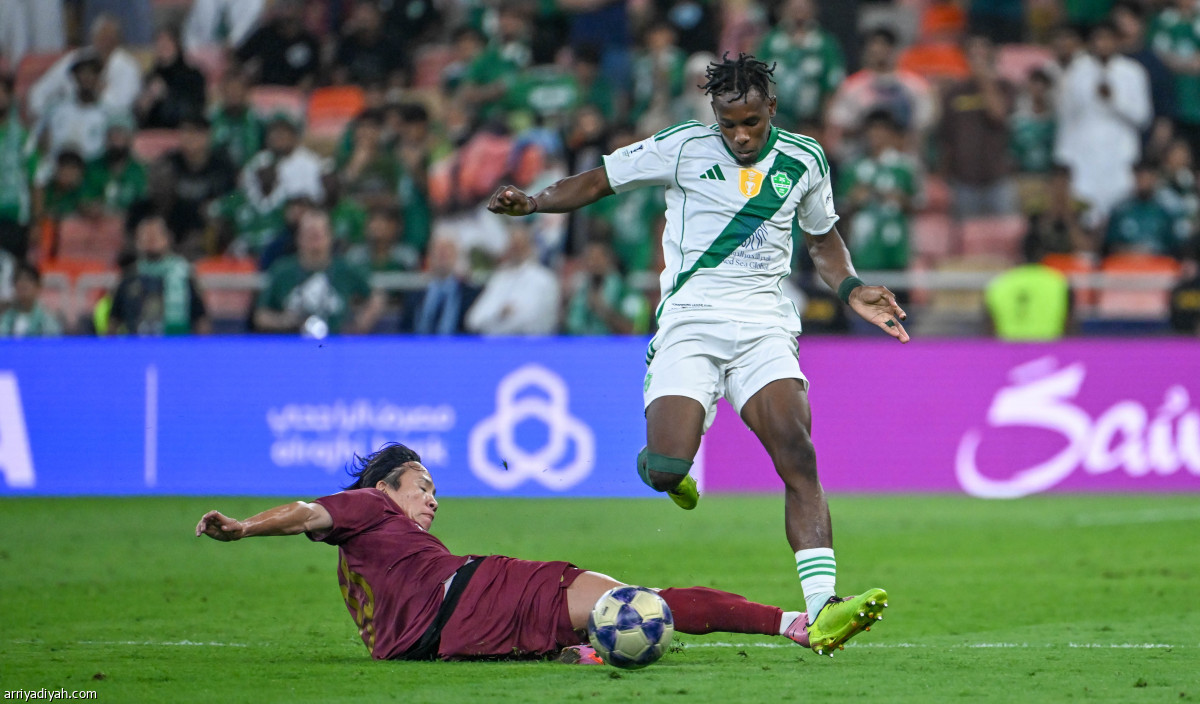 الأهلي يعود إلى النهائي