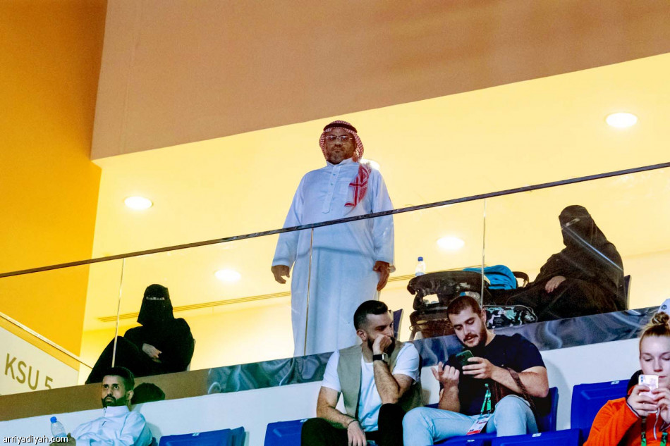 نادين.. 4 لغات..
وصحافة.. وتايكوندو