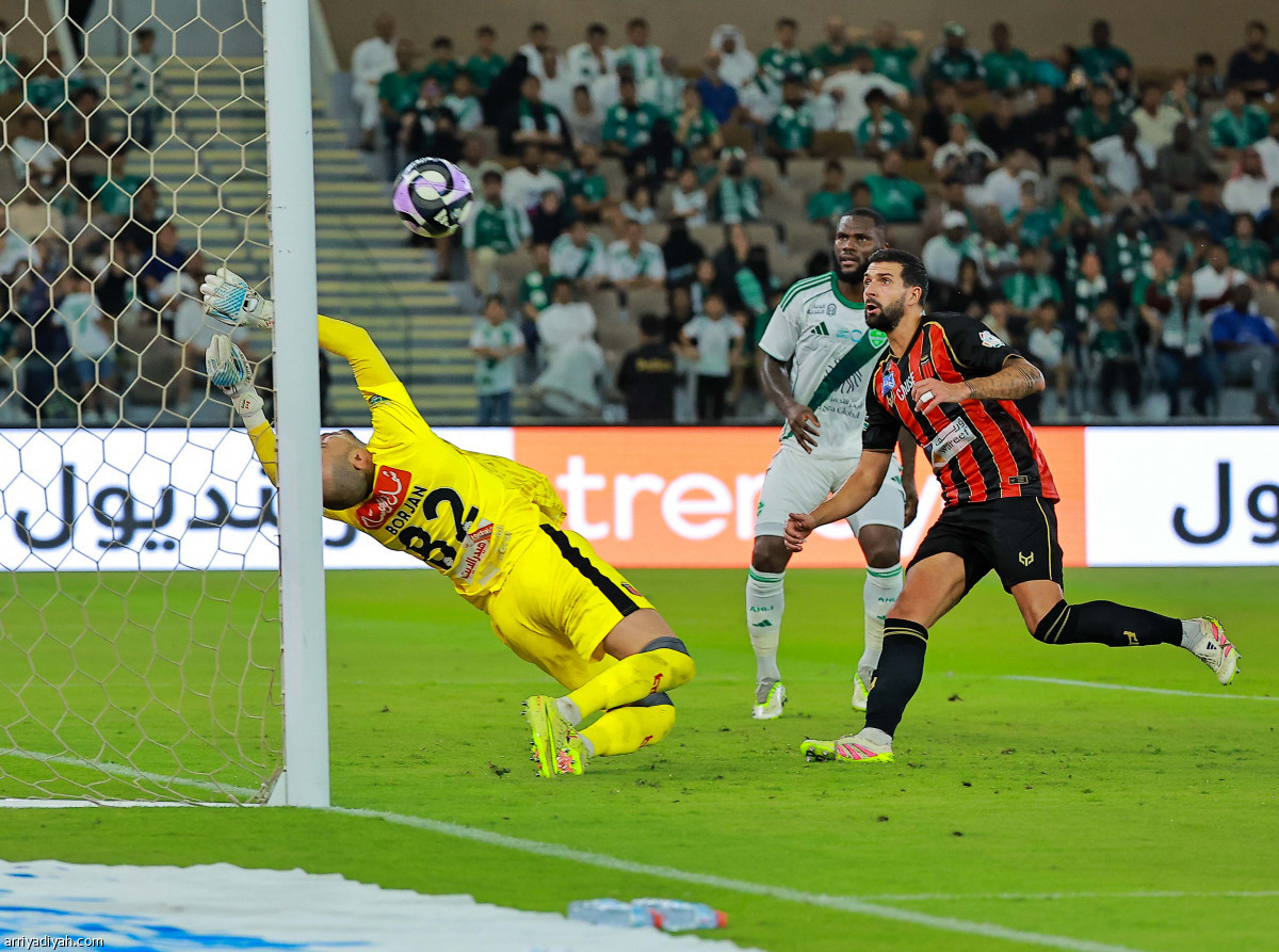 الأهلي.. تعادل وحسرة