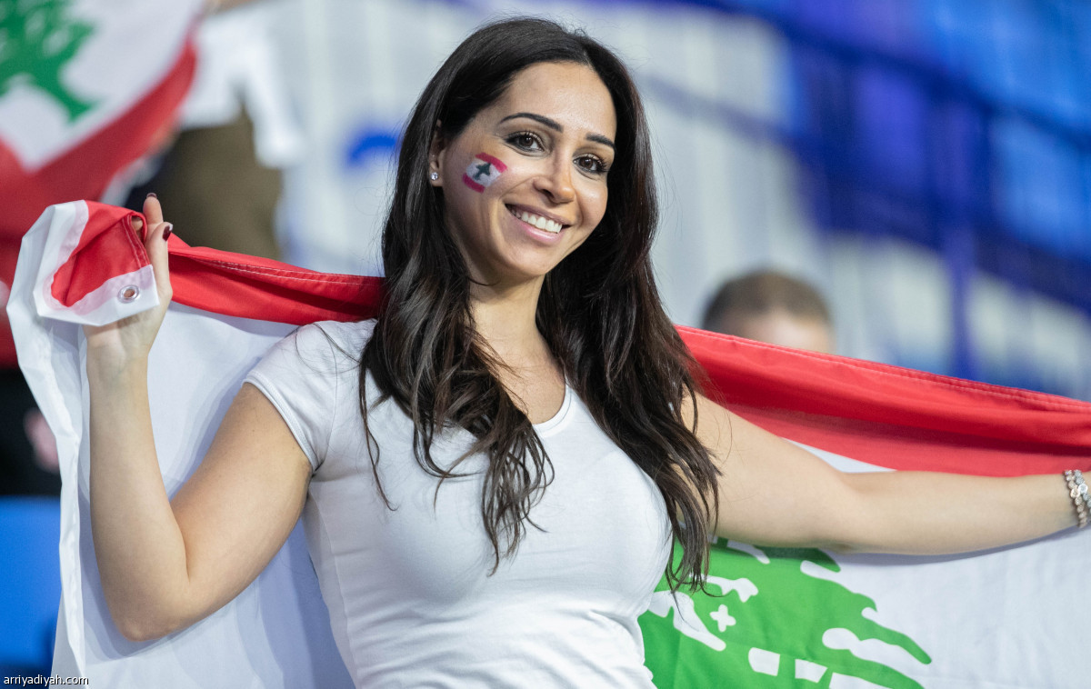 رغم الخسارة.. اللبنانيات يبتسمن