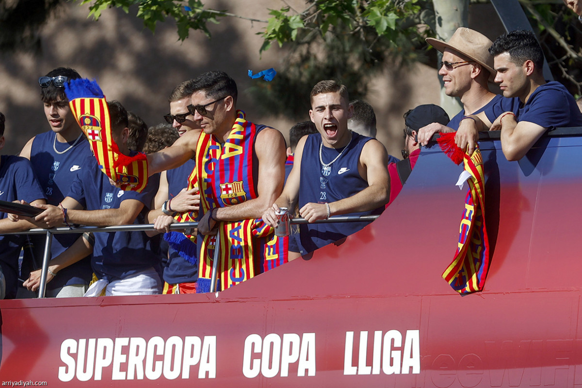 برشلونة يحتفل