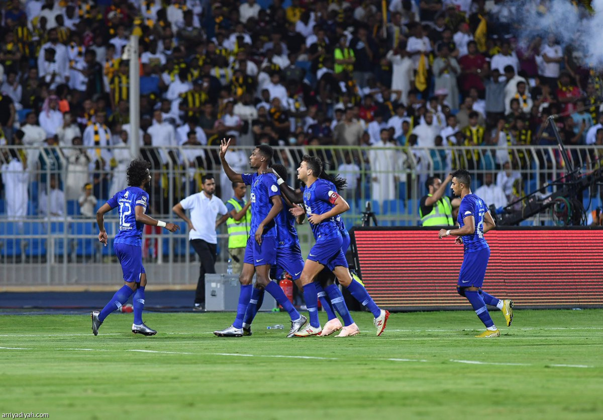 الهلال يطارد النصر