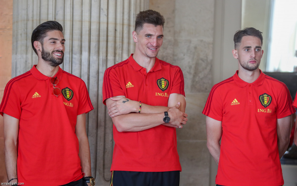 هازارد ورفاقه في ضيافة الملك