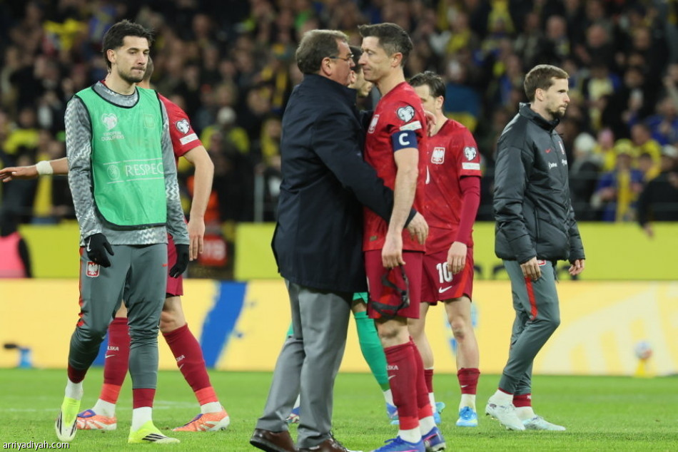 السويد تصدم بولندا وتخطف بطاقة التأهل