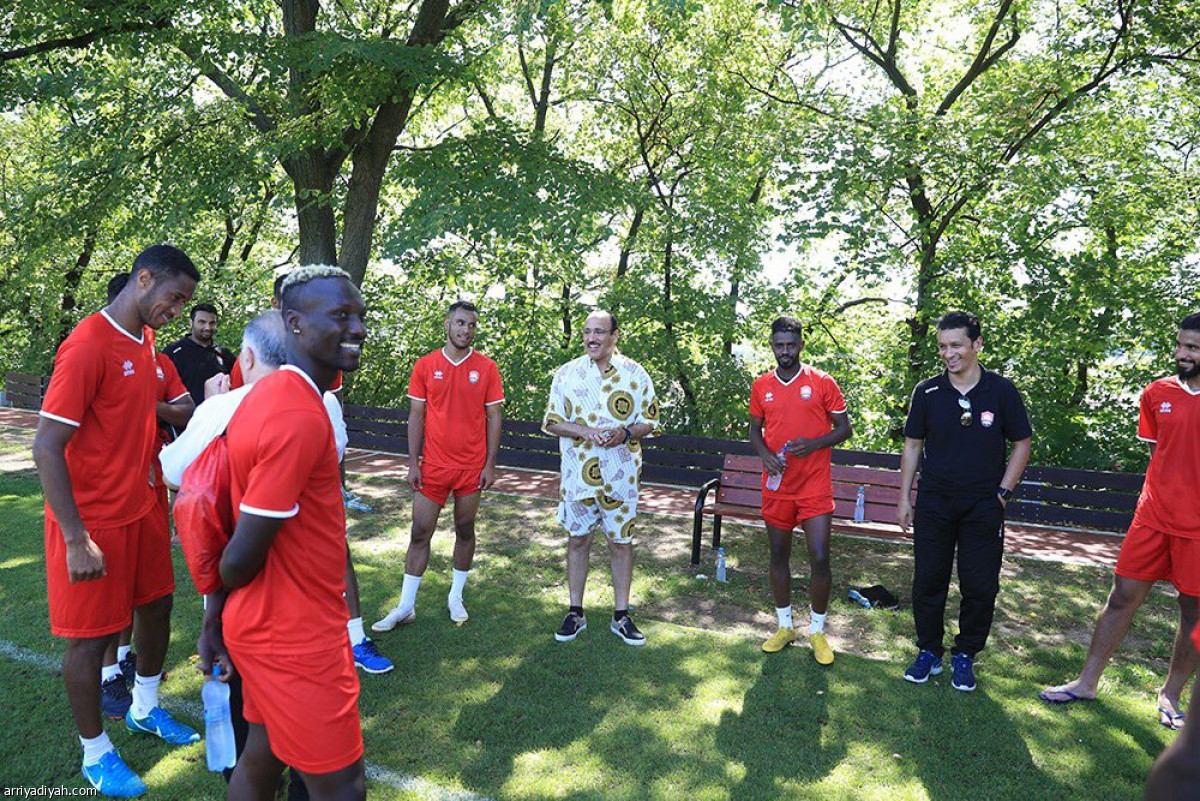 المطوع.. يخطف الأضواء