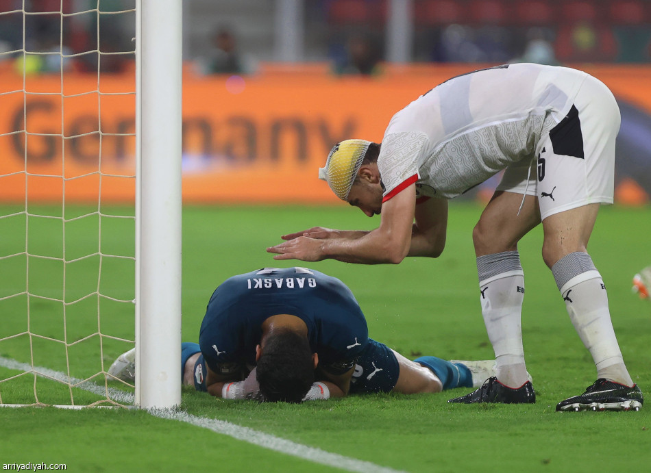 أبو جبل يقود مصر إلى نهائي أمم إفريقيا بإقصاء الكاميرون