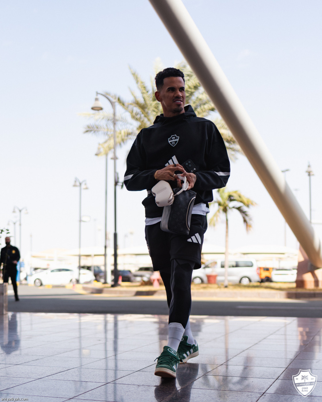 الأهلي يغادر