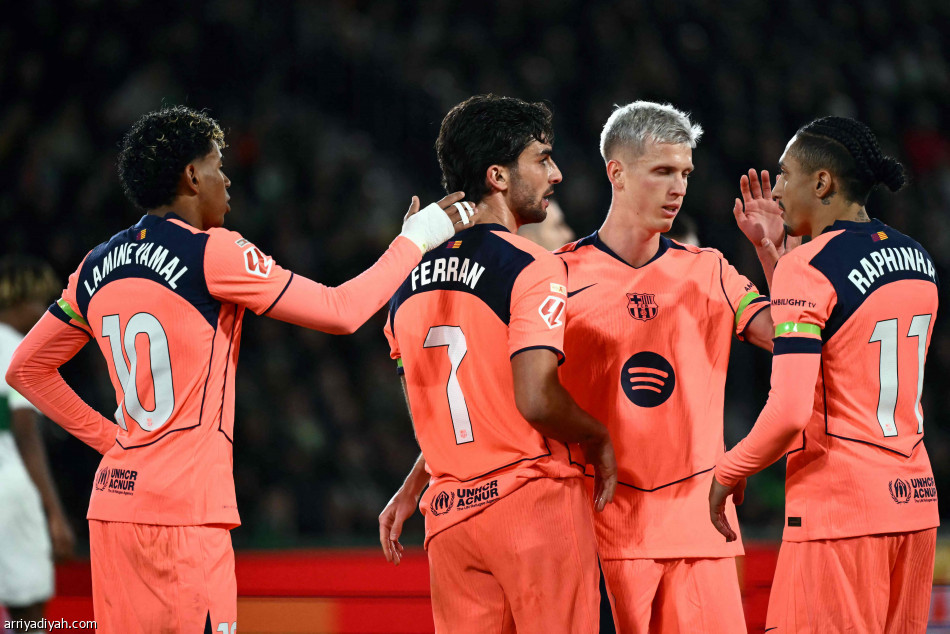 الفوز العاشر تواليا.. برشلونة يكتسح إلتشي بثلاثية