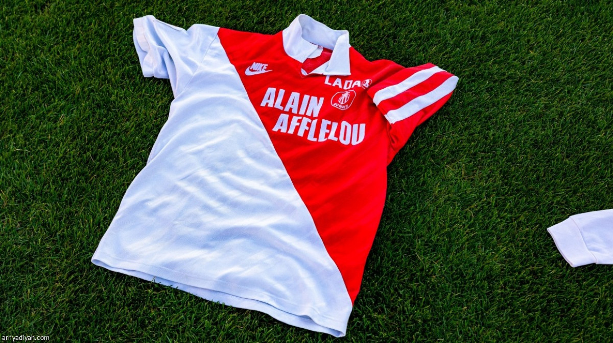 بورون.. 1146 قميصا