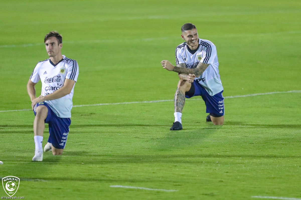 التانجو في الهلال