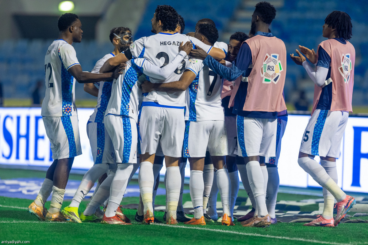 لاكازيت.. احتفال تاسع