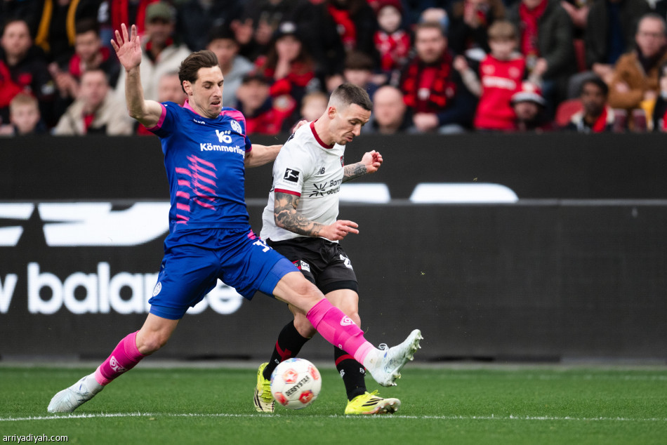 هوفنهايم يسقط.. وجلادباخ يبتعد