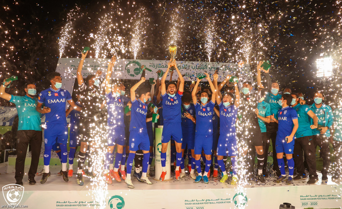 الأزرق يتوج بذهب الشباب