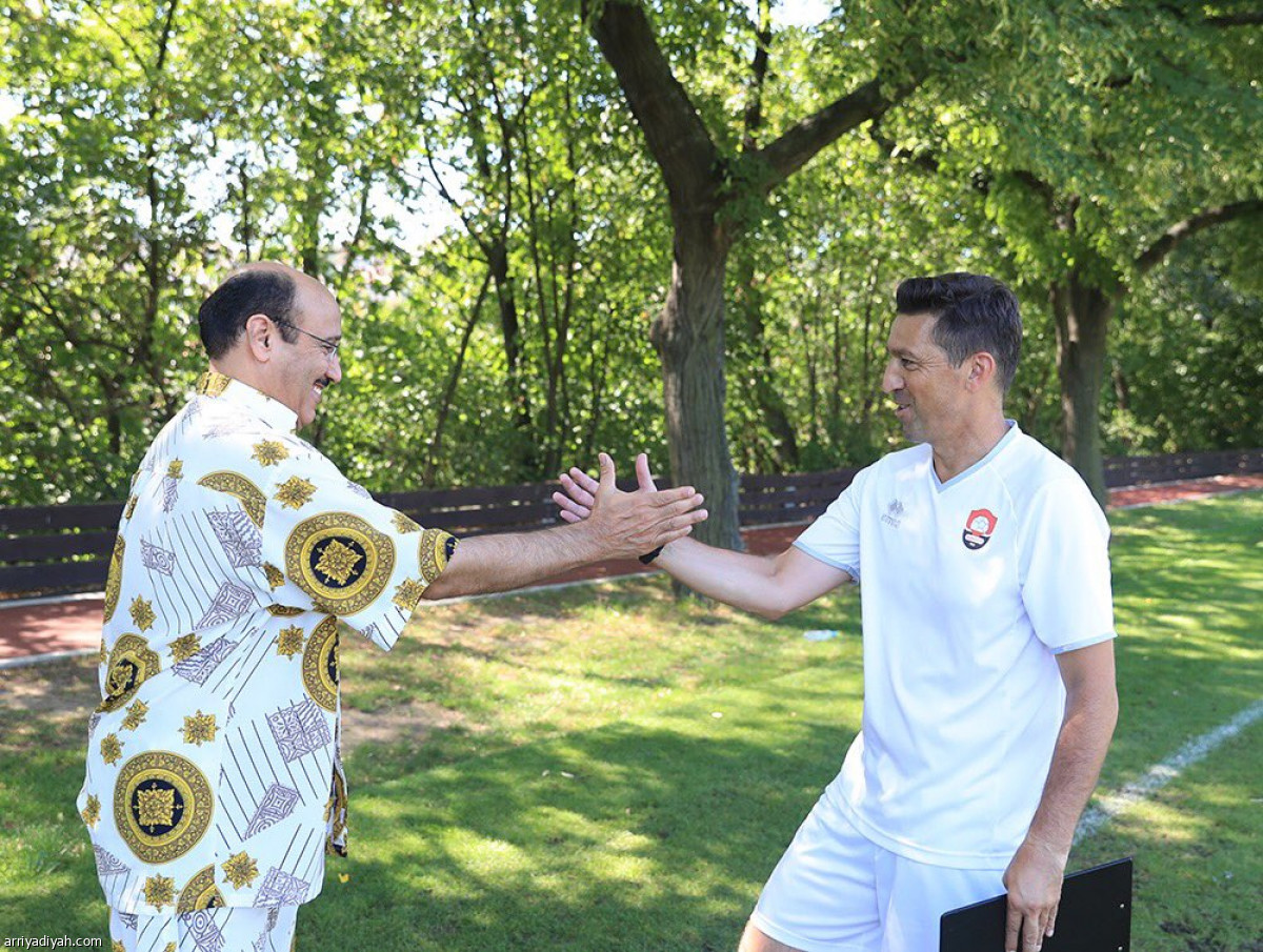 المطوع.. يخطف الأضواء