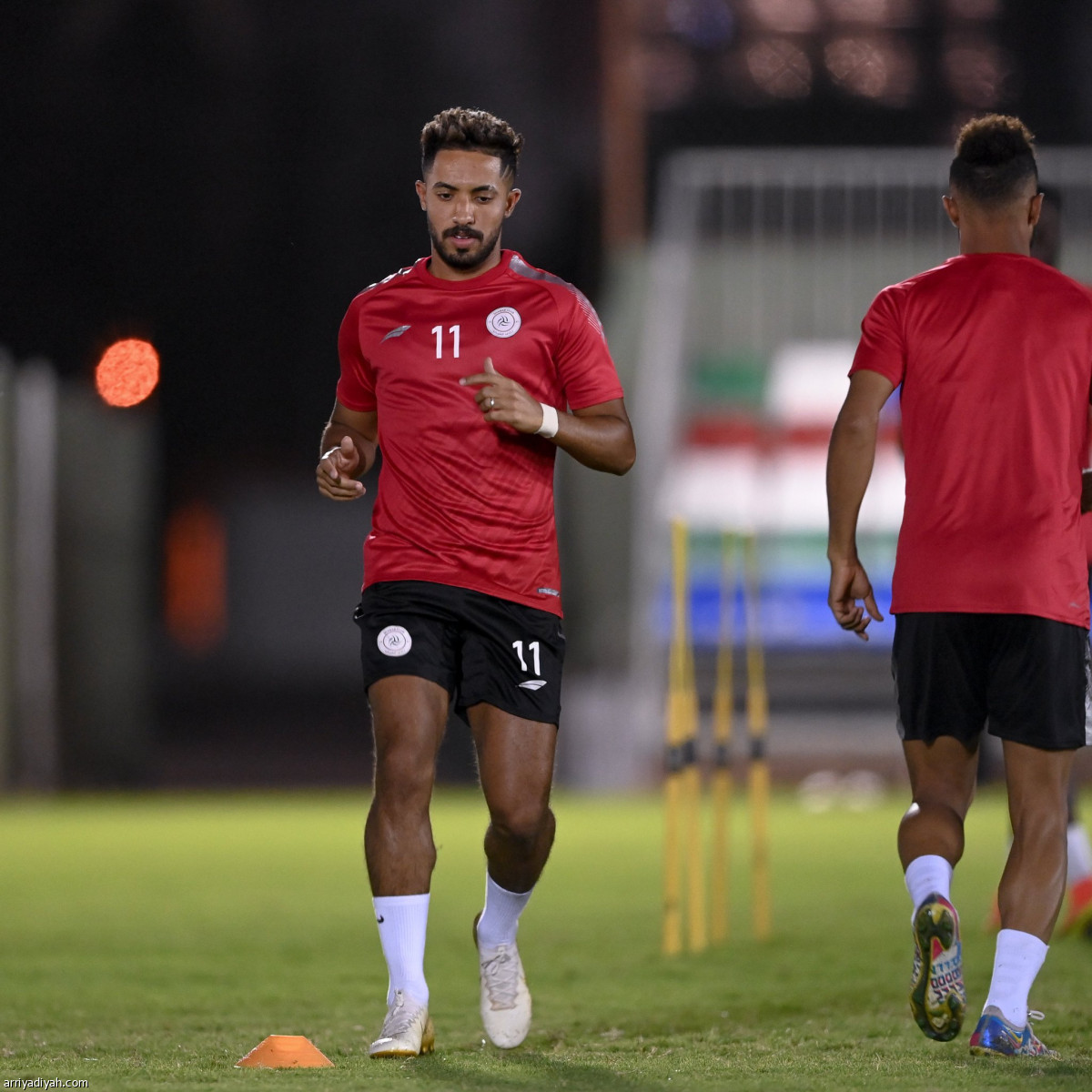 الشباب.. تأهب ومناورة