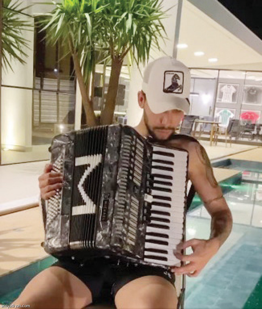 عزف الجيتار والبيانو..
مهارات عبر إنستجرام