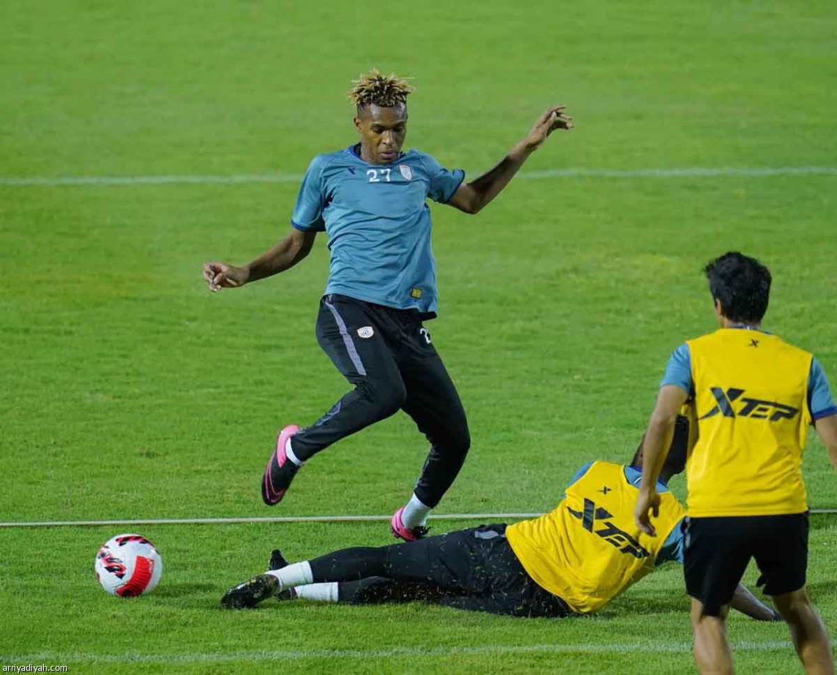 شاموسكا يرفع لياقة الشبابيين