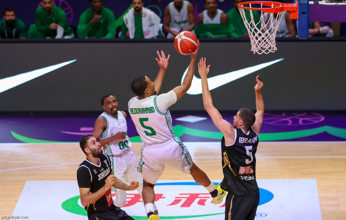 سلة الأخضر تتألق