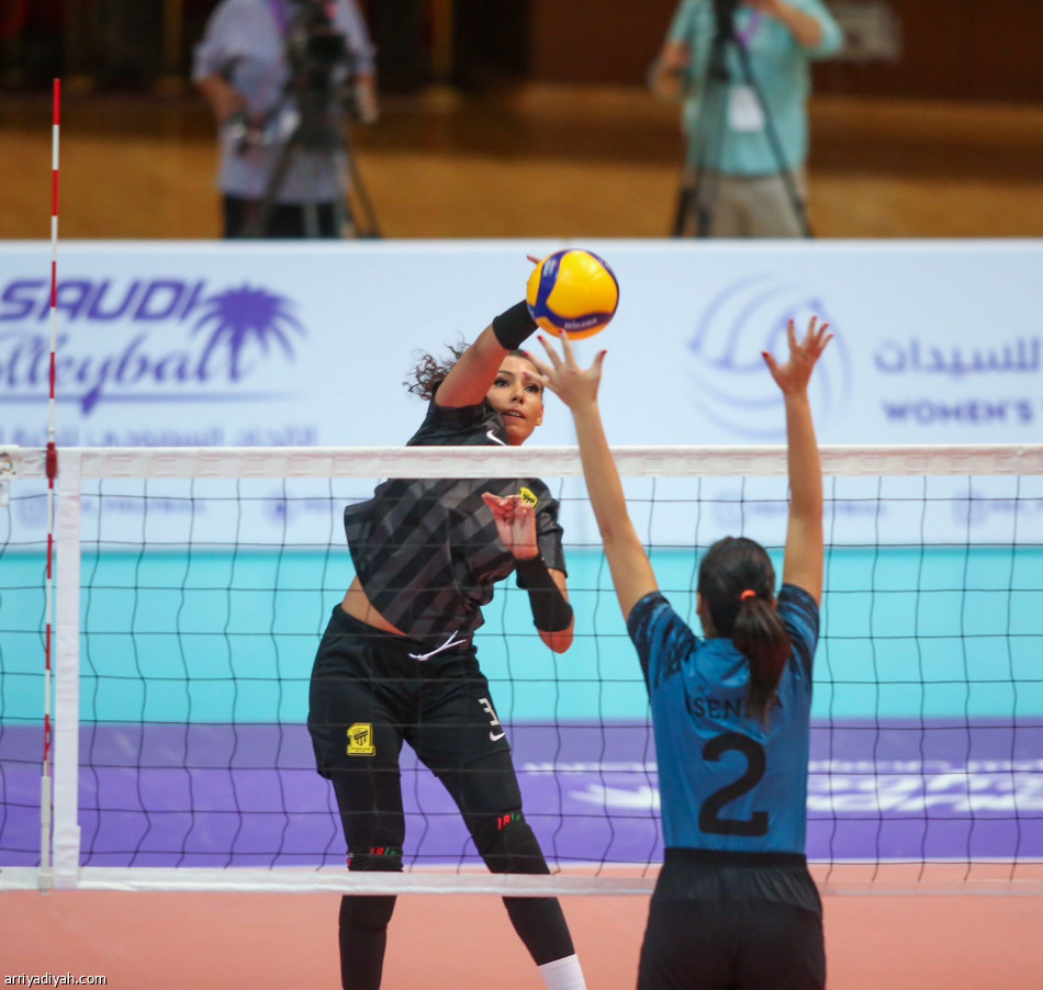 النصر يتوج بلقب أول بطولة «طائرة للسيدات»