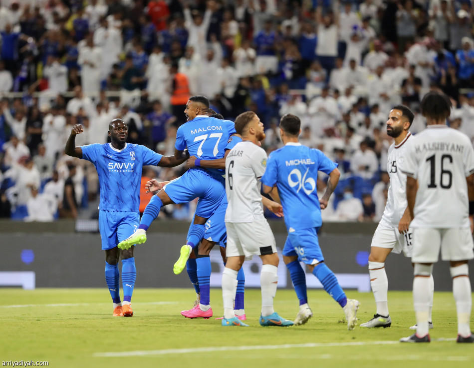 بـ10 لاعبين.. الهلال  يلحق بالنصر في النهائي العربي