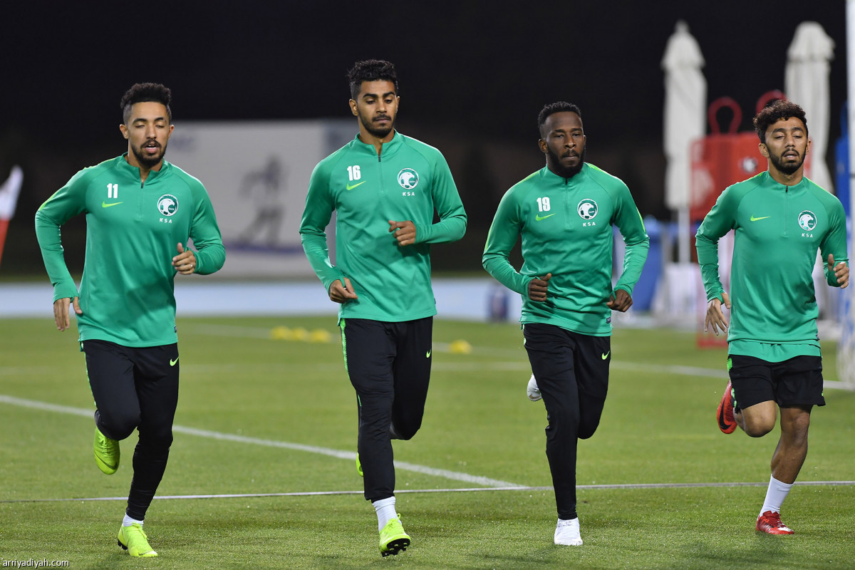 الأخضر يستعد للعبور