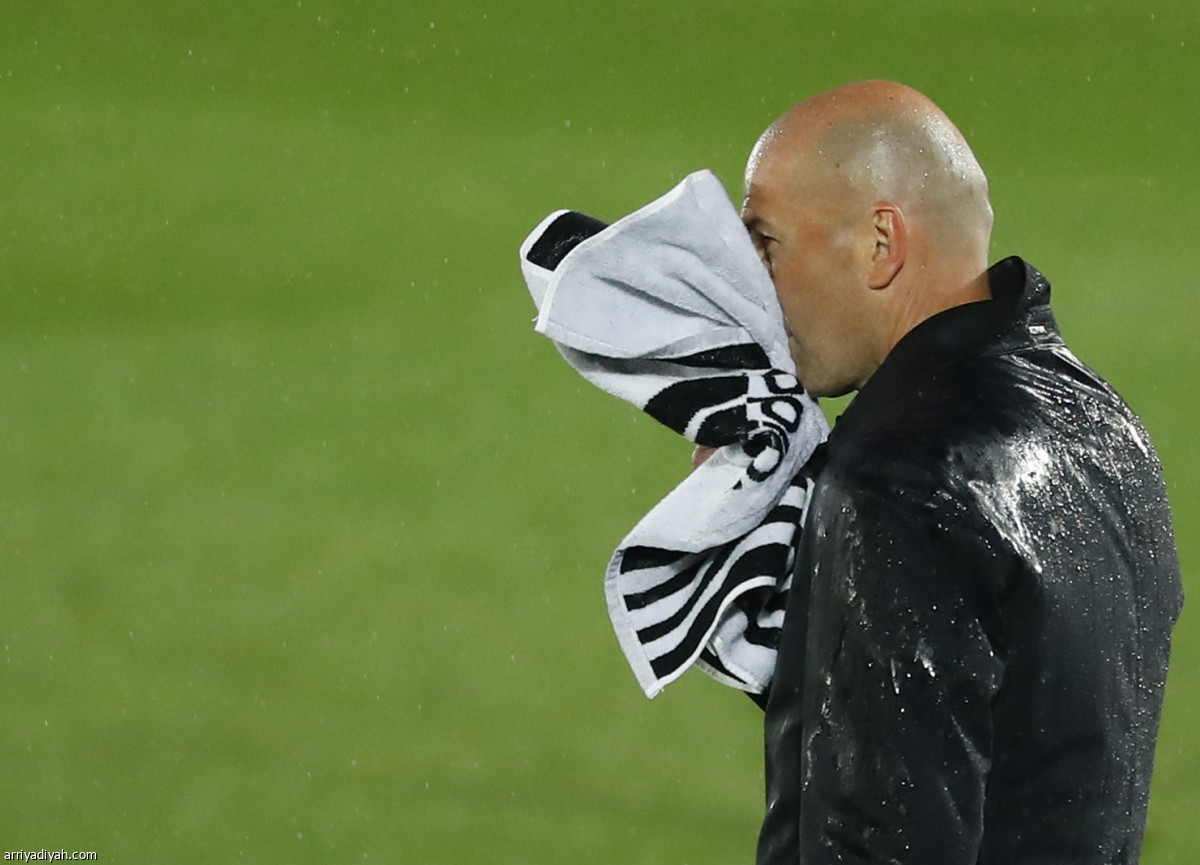 ريال مدريد يتعثر