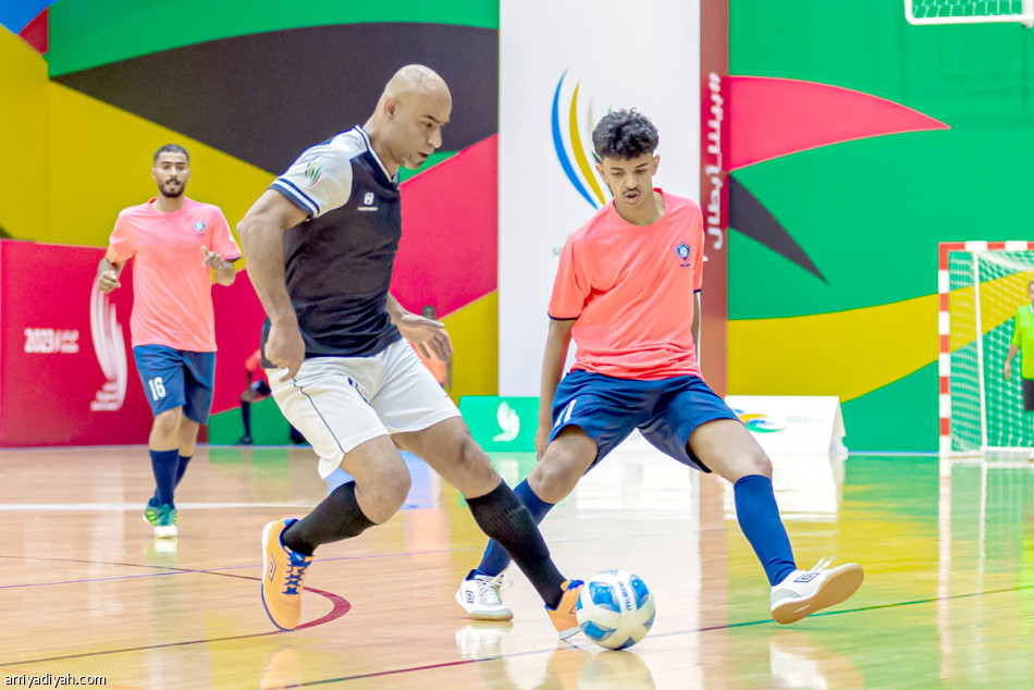 ديما.. 
تتعملق تحت أبراج الذهب