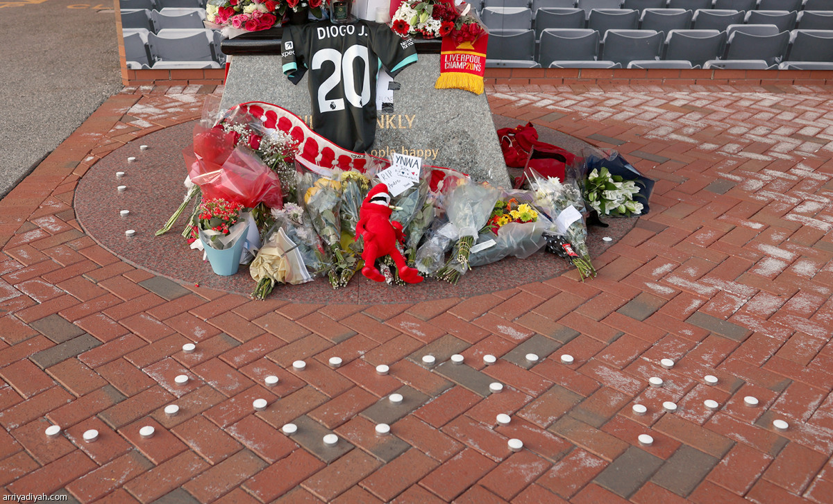 ليفربول يفتح دفتر التعازي