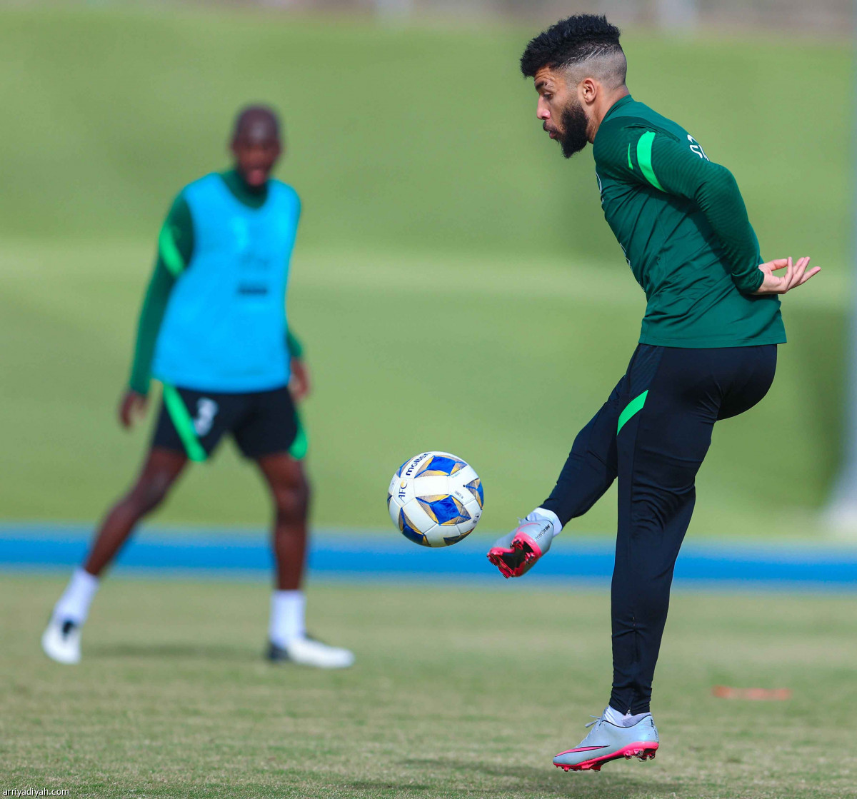 الأخضر يتأهب